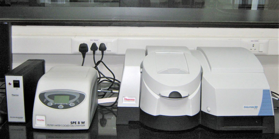 UV-VIS Spectrophotometer